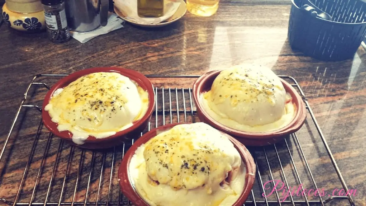 Hamburguesa de cerdo con bechamel