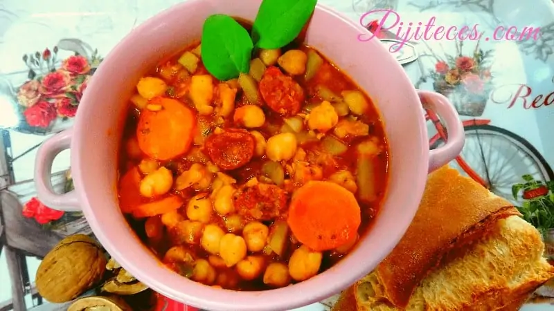 Potaje de garbanzos con chorizo picante