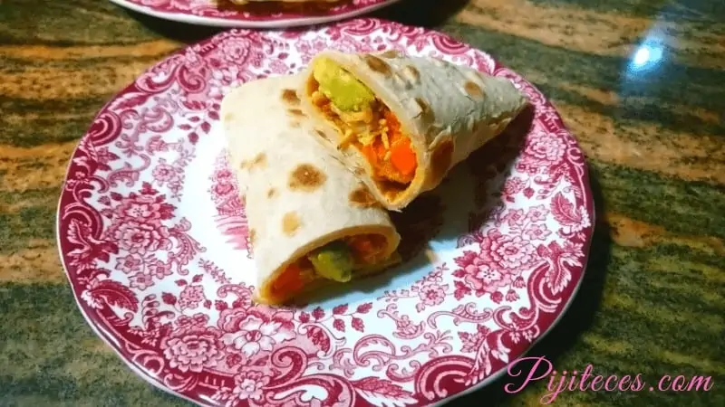 Tortillas de pulled chicken o pollo deshilachado