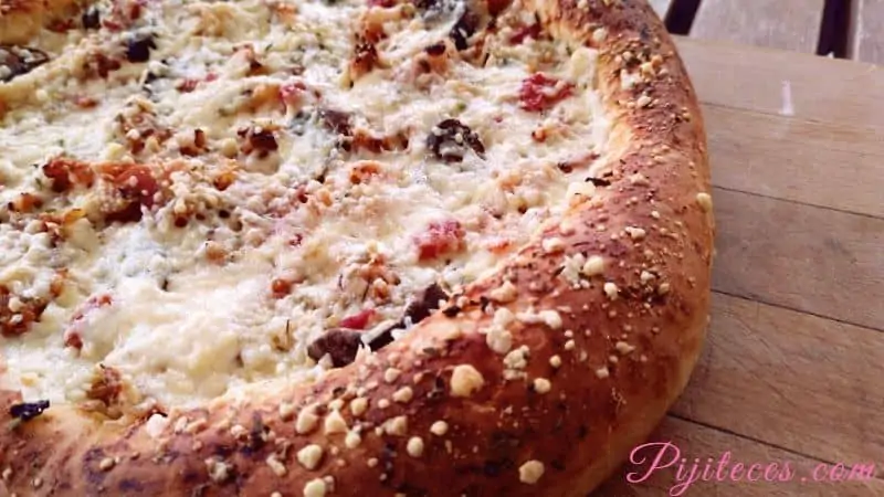 Pizza de pulled chicken