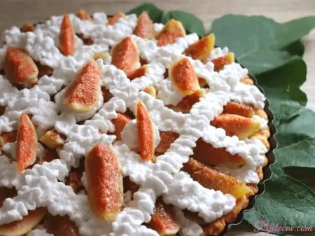 Pastel de higos y crema pastelera
