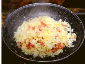 Cebolla y panceta frita